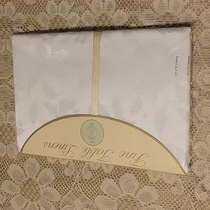 Lenox Tablecloth